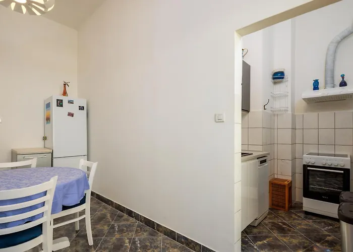 Location Downtown & Bacvice *