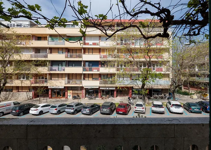 Location Downtown & Bacvice Апартаменты *