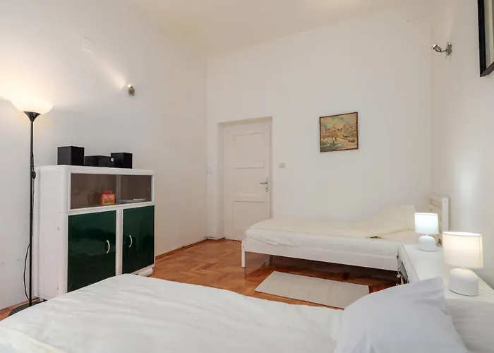 Location Downtown & Bacvice *