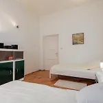 Location Downtown & Bacvice *