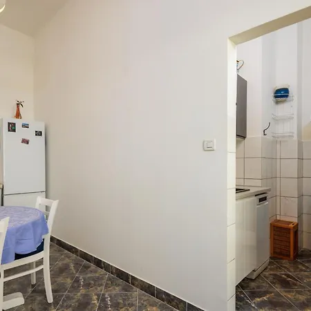 Location Downtown & Bacvice *