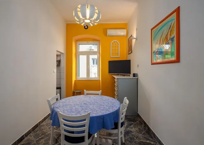 Location Downtown & Bacvice Apartman *