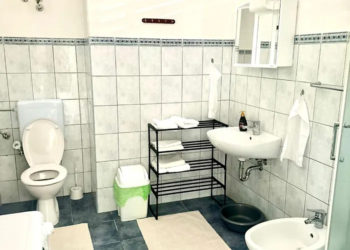 Location Downtown & Bacvice Apartman *